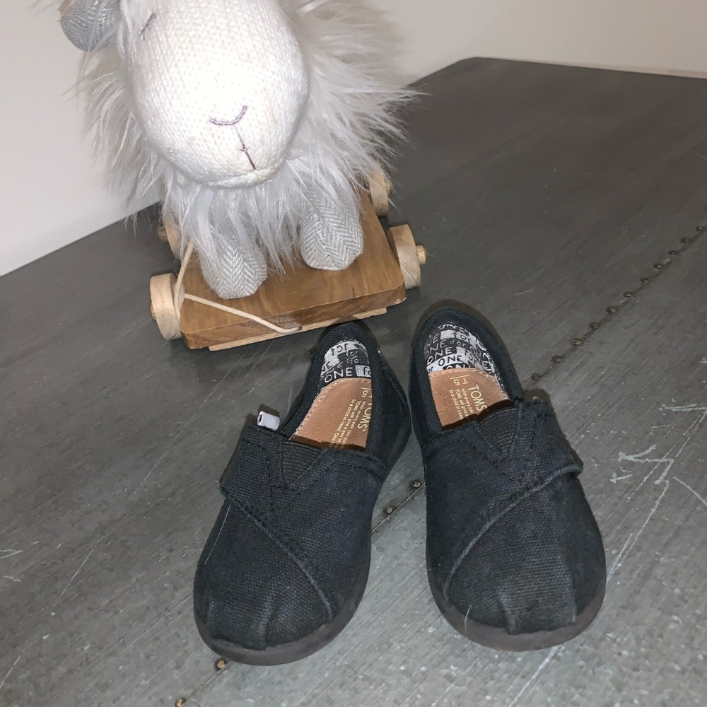 Toms shoes